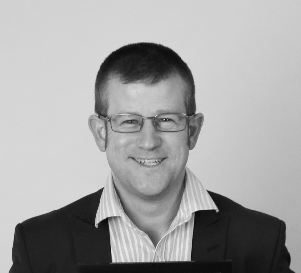 Chris-Thomas-(2).jpg Chris-Thomas-(2).jpg